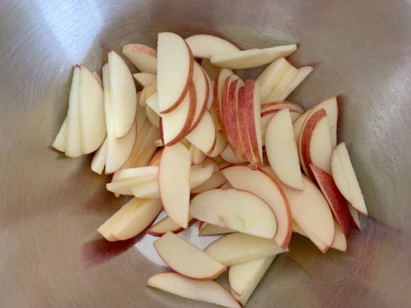 The sliced apples in a bowl.