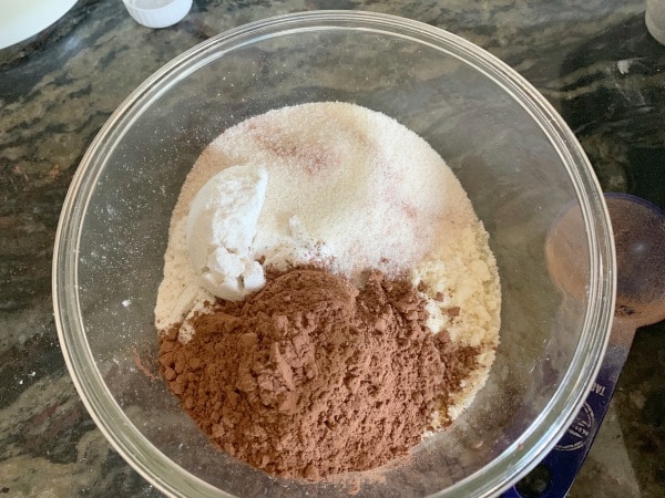 A photo of the dry cake ingredients in a bowl.