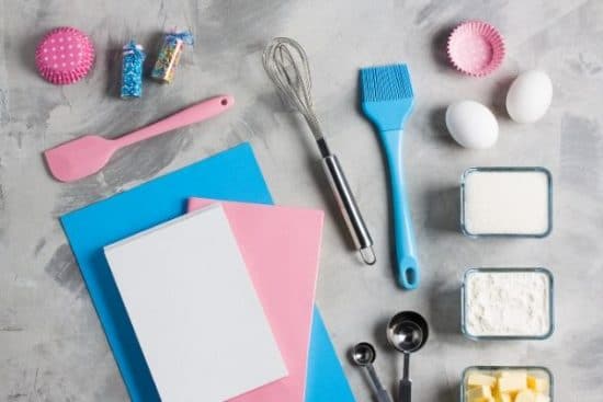 A photo of a kids' baking set.