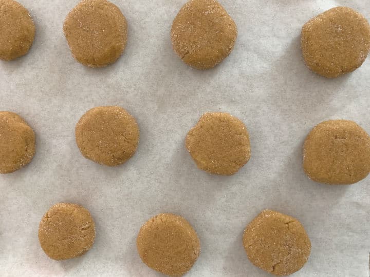 The cookies ready to bake.