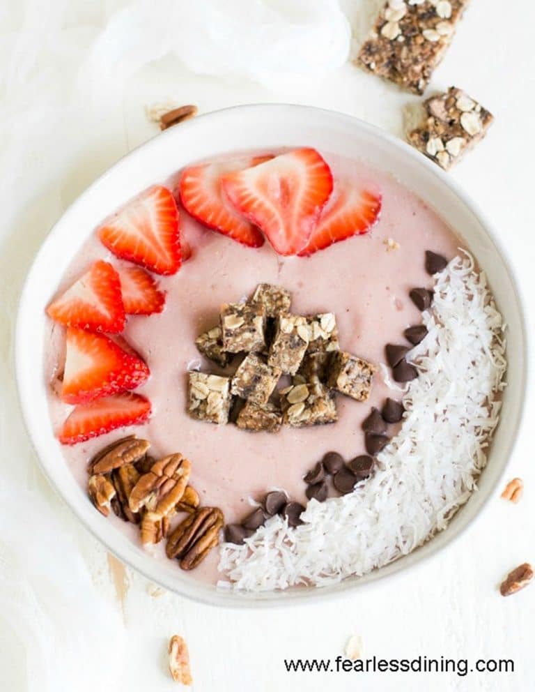Quick and Easy Strawberry Smoothie Bowl Recipe