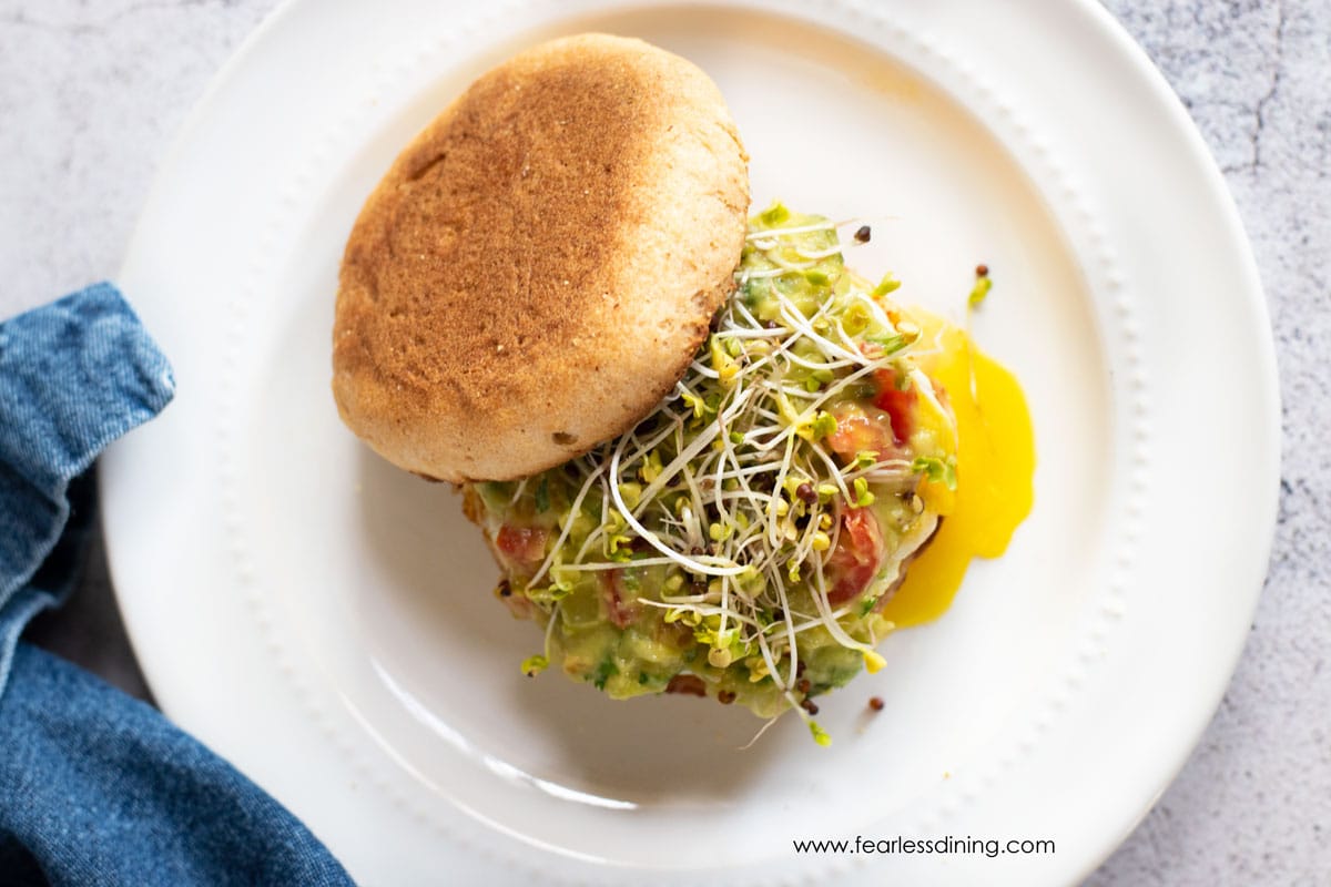 Quick and Easy Breakfast Sandwich – Hearty Smarty