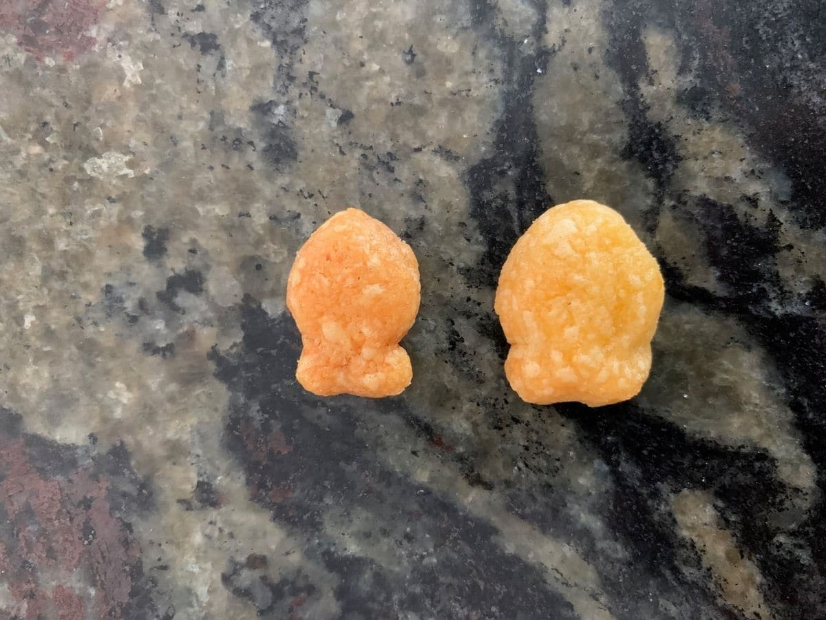 Fish cracker size comparison of chilling the dough, and not chilling the dough.