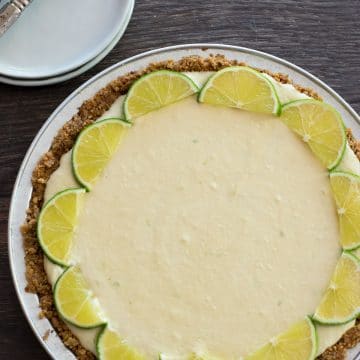 The top view of a key lime pie.