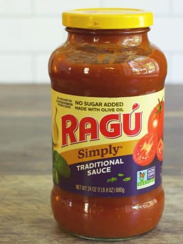 a jar of ragu spaghetti sauce.