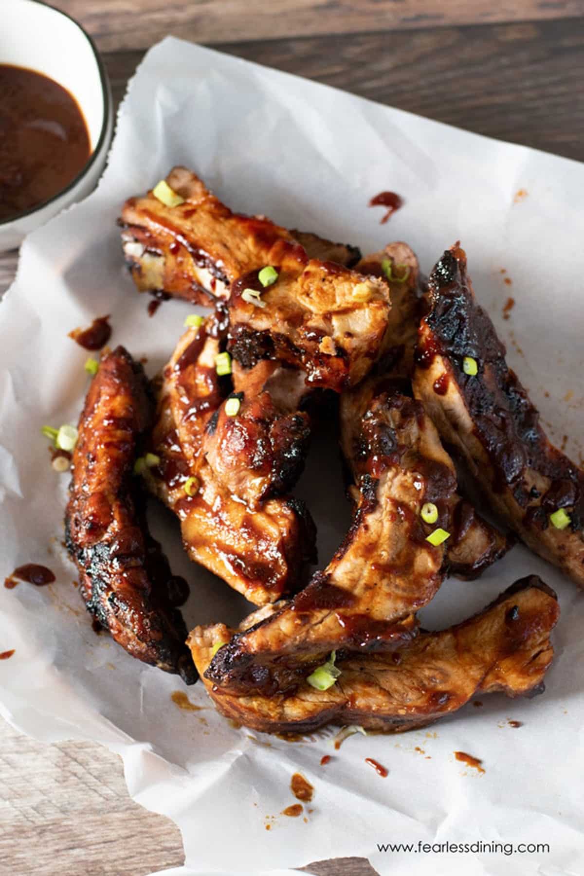 The top view of a big plate of gluten free ribs.