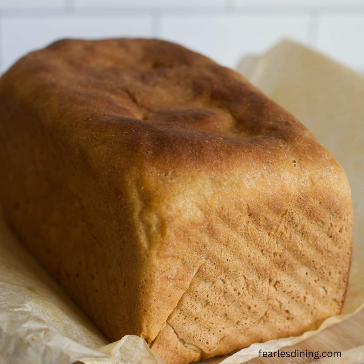 An example of a loaf of bread I baked had the middle sink.