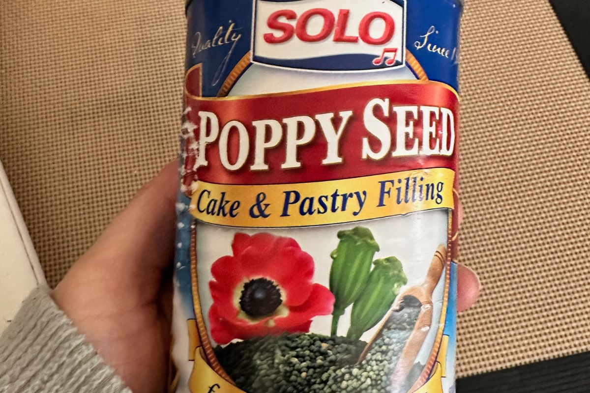 A photo showing the label of the Solo brand poppy seed filling.
