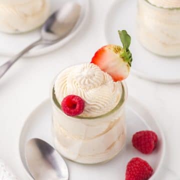 Photos of the mousse garnished with fresh fruit.