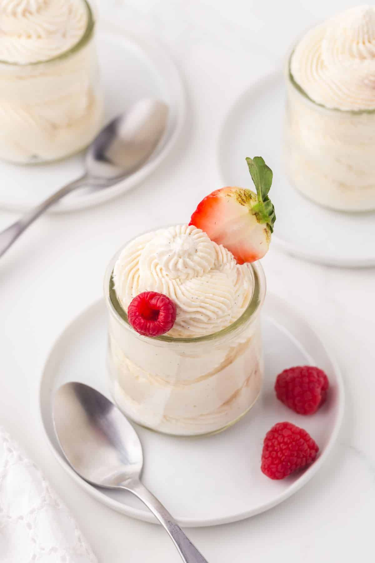 Photos of the mousse garnished with fresh fruit.