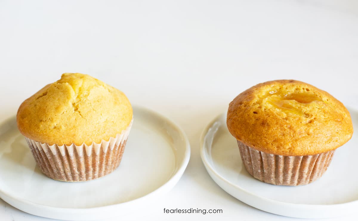 A side by side comparison of the muffins with and without the marmalade swirl on top.